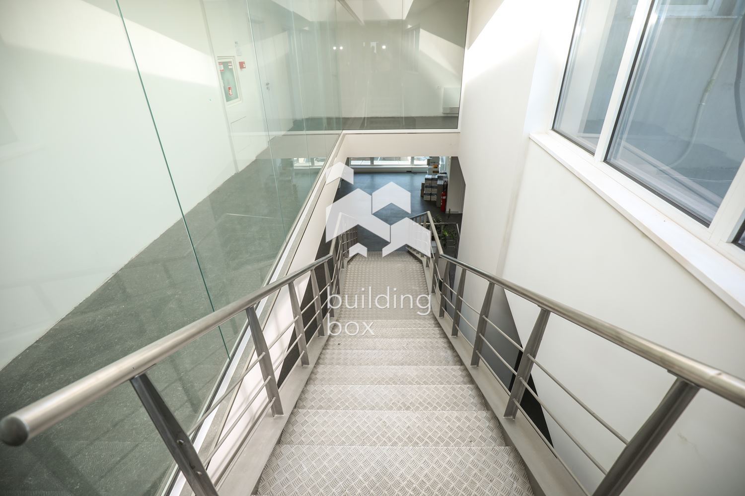 Луксозна Офис Сграда на Околовръстен Път - 0