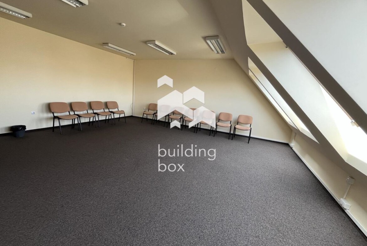 Дава се под наем офис в Центъра - 0