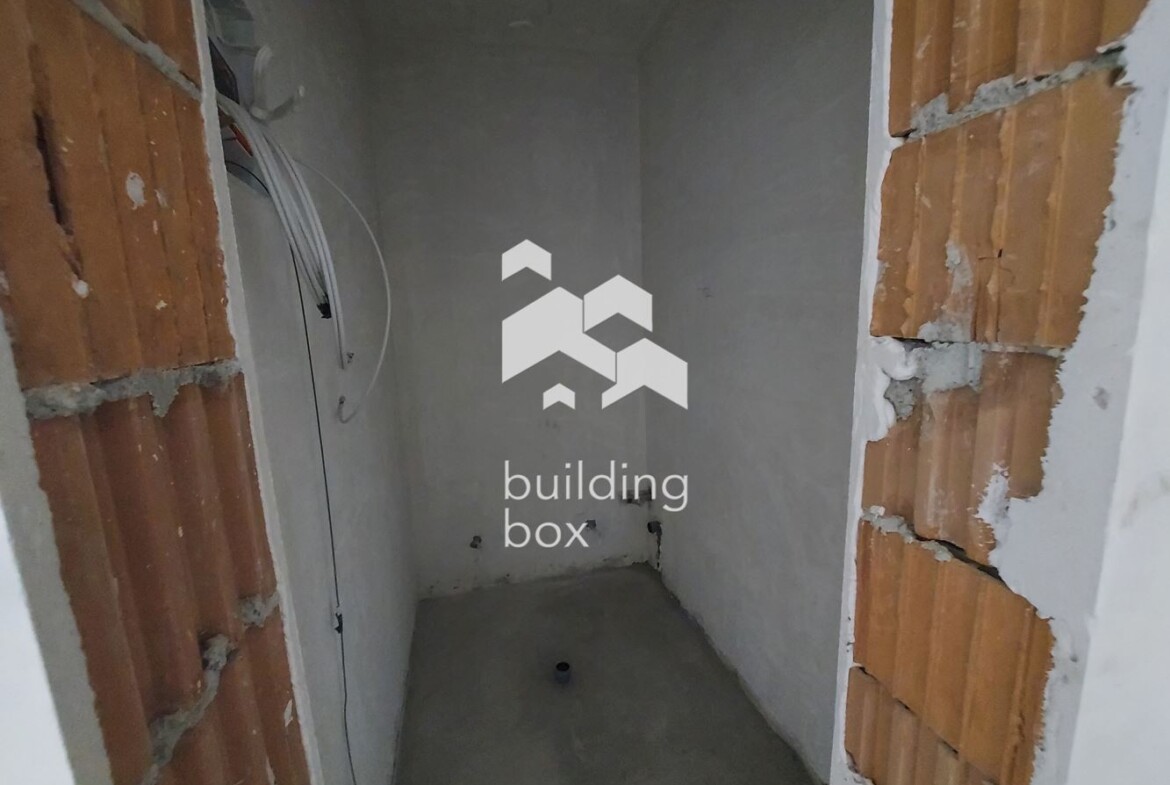 Продава тристаен апартамент - 0