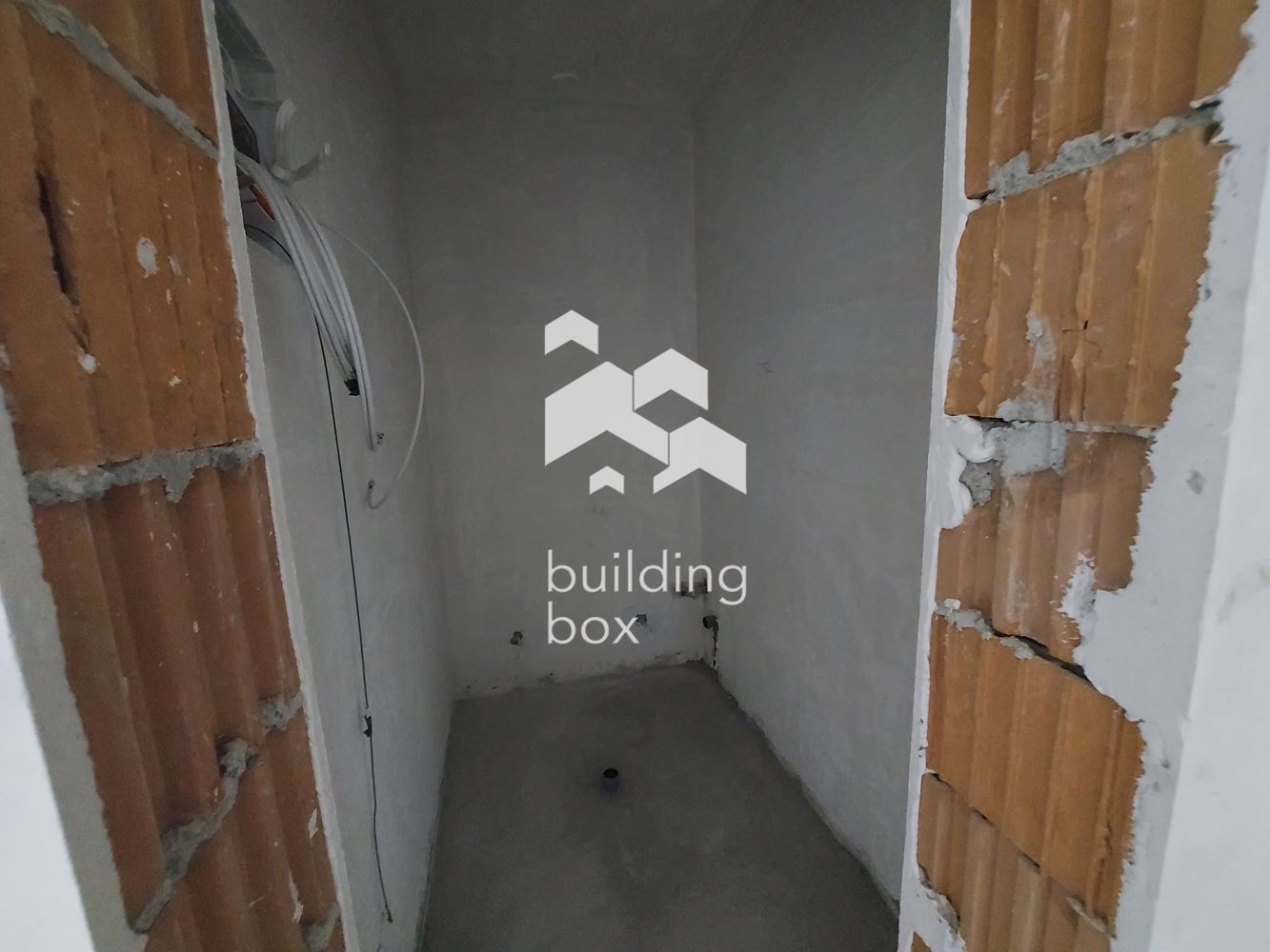 Продава тристаен апартамент - 0