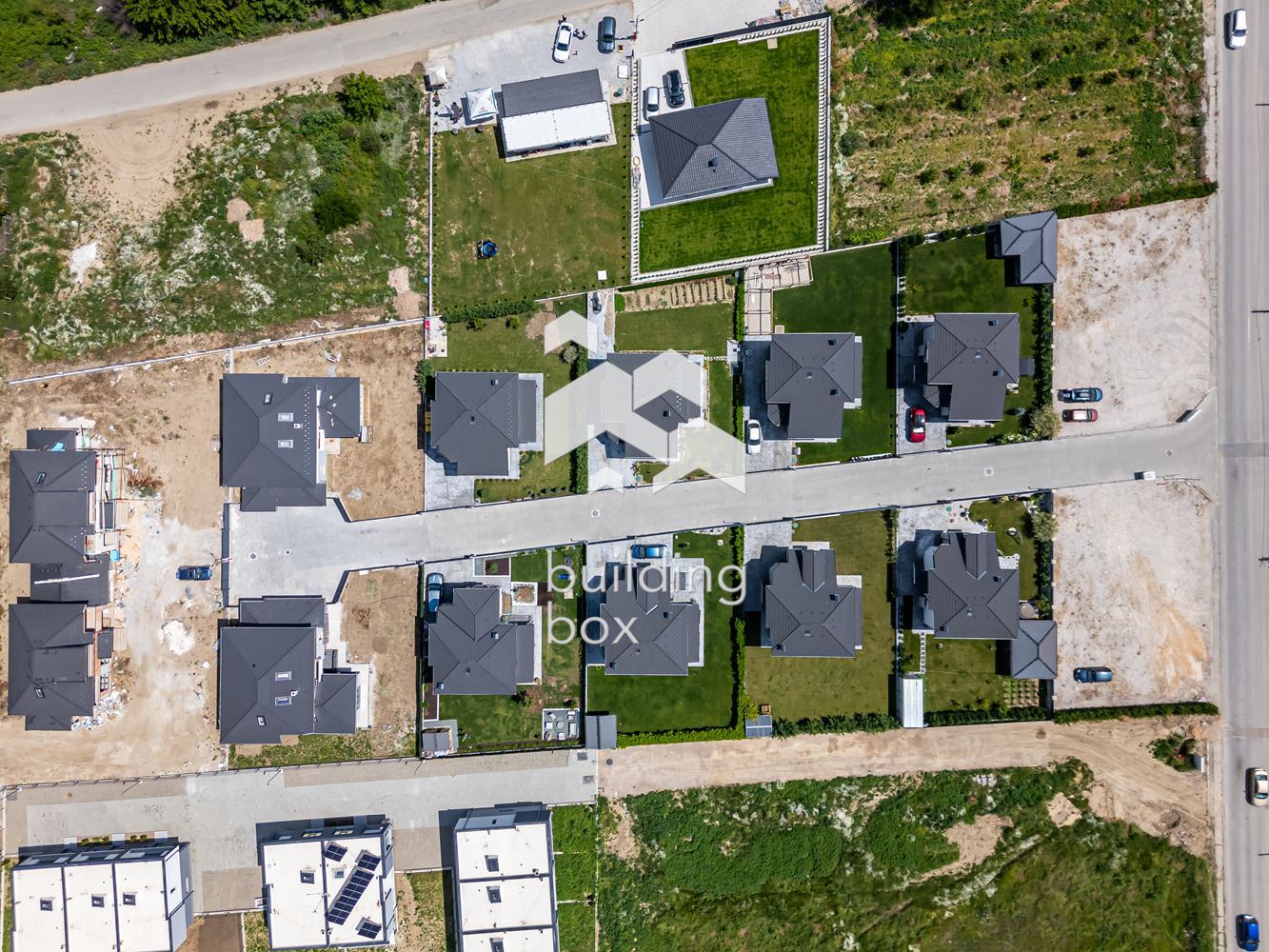 Самостоятелна триетажна къща - с. Първенец - 0