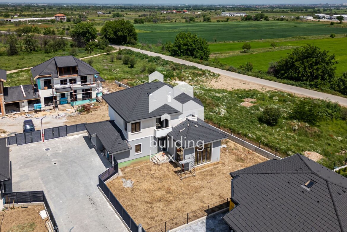 Самостоятелна къща с четири спални - с. Първенец - 0