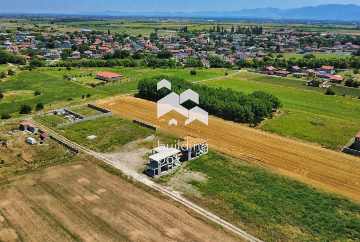 Къща в с. Войводиново - 0