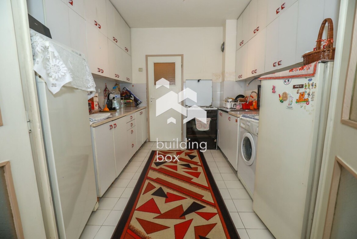 Тристаен апартамент в ж.к. Изток - 0