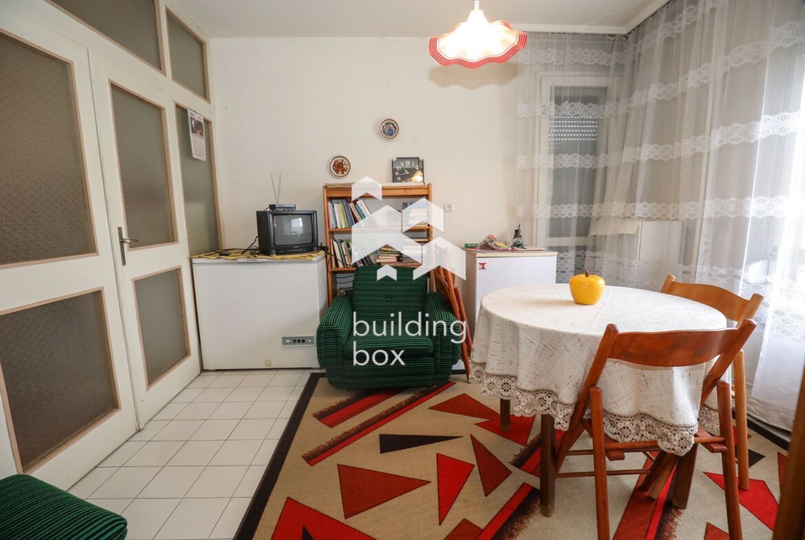 Тристаен апартамент в ж.к. Изток - 0