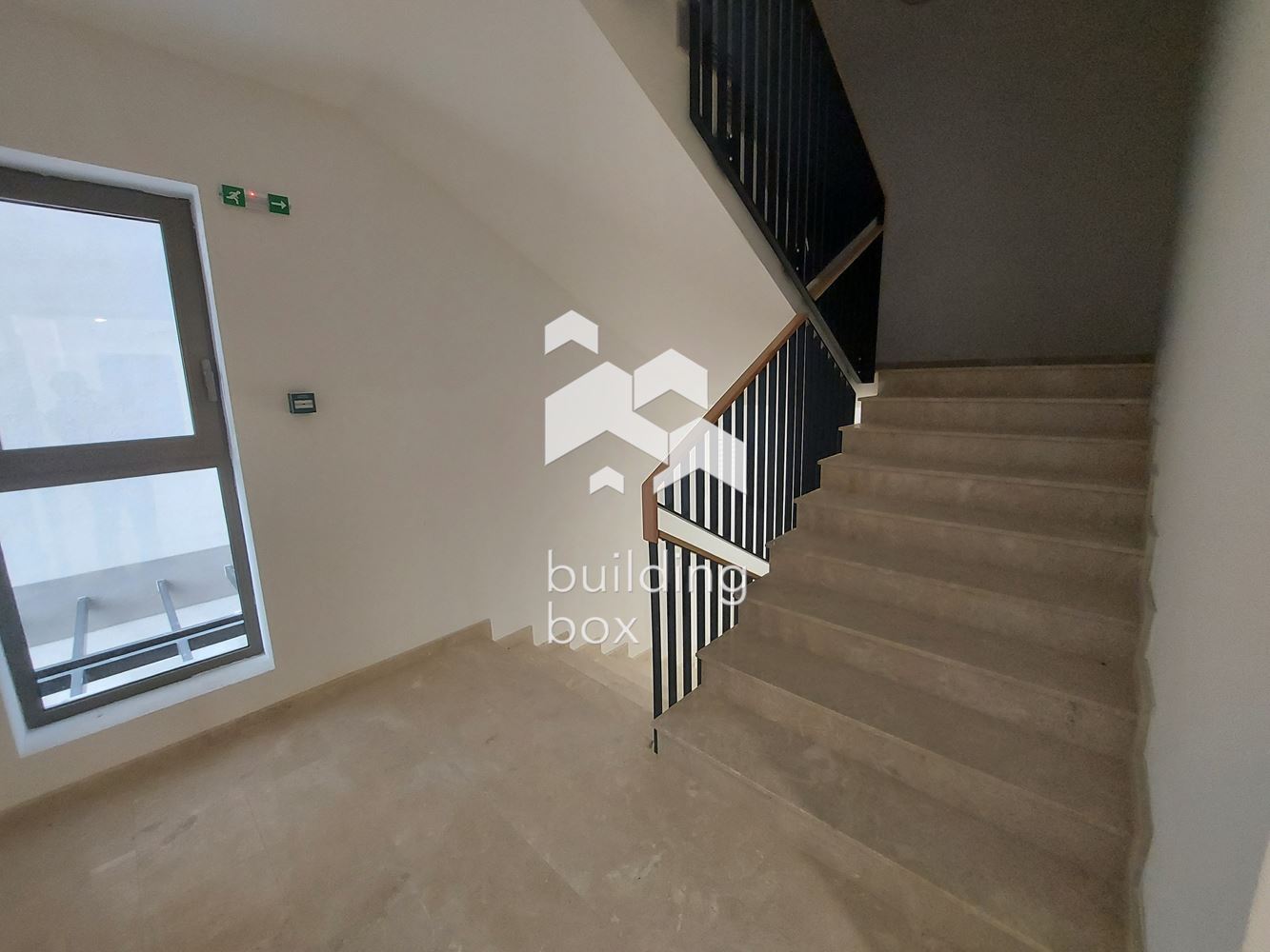 Продава тристаен апартамент - 0