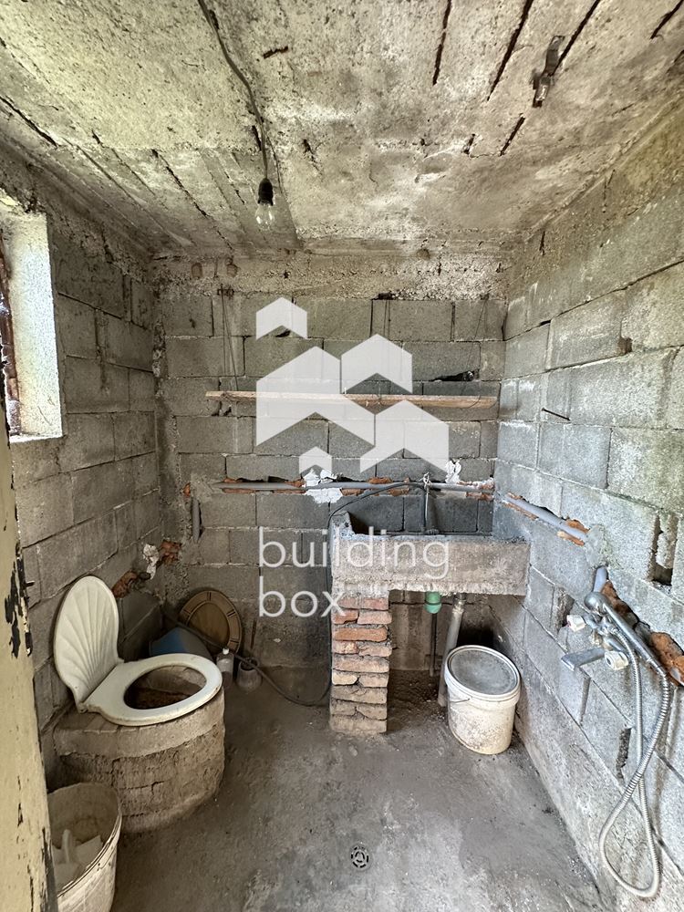 Масивна къща с гараж - с. Маноле - 0