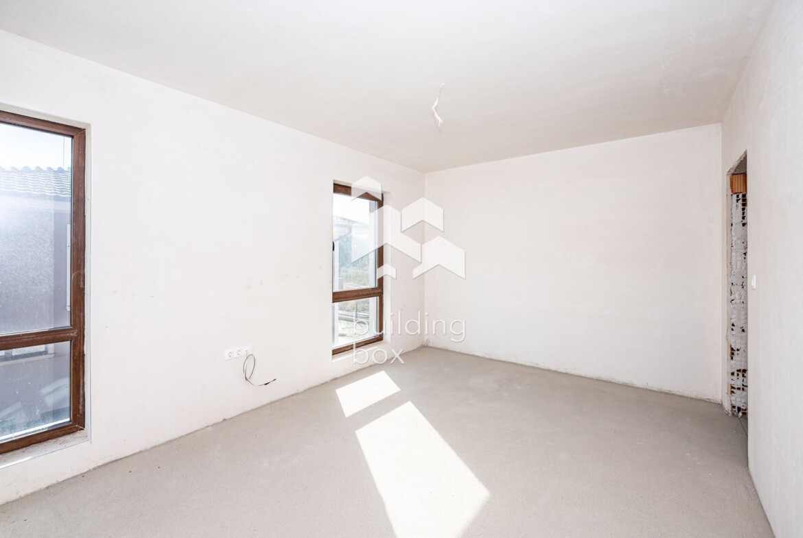 Двуетажна къща с АКТ 16 - кв. Западен - 0