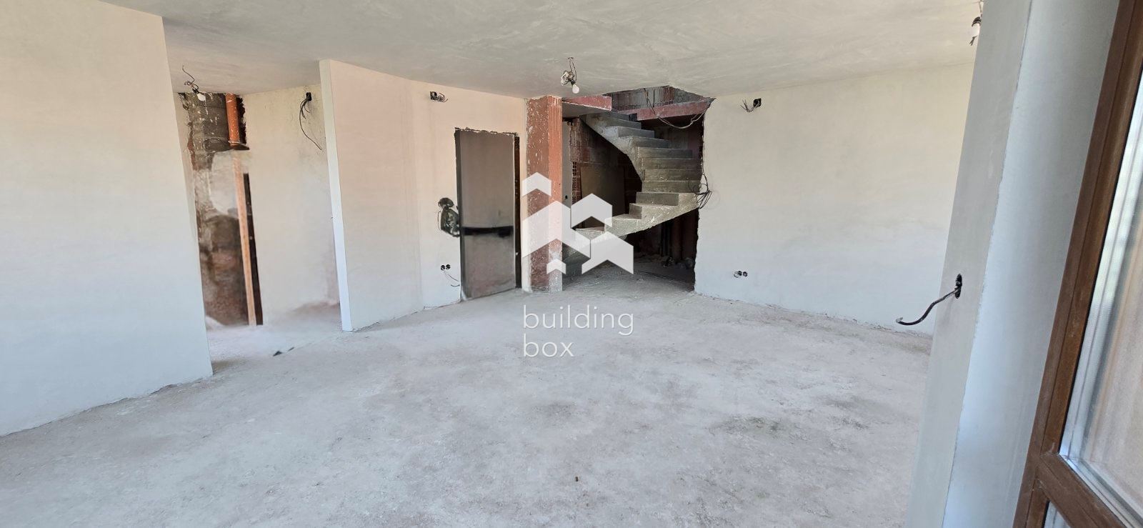 Многостаен в Хиподрума - 0