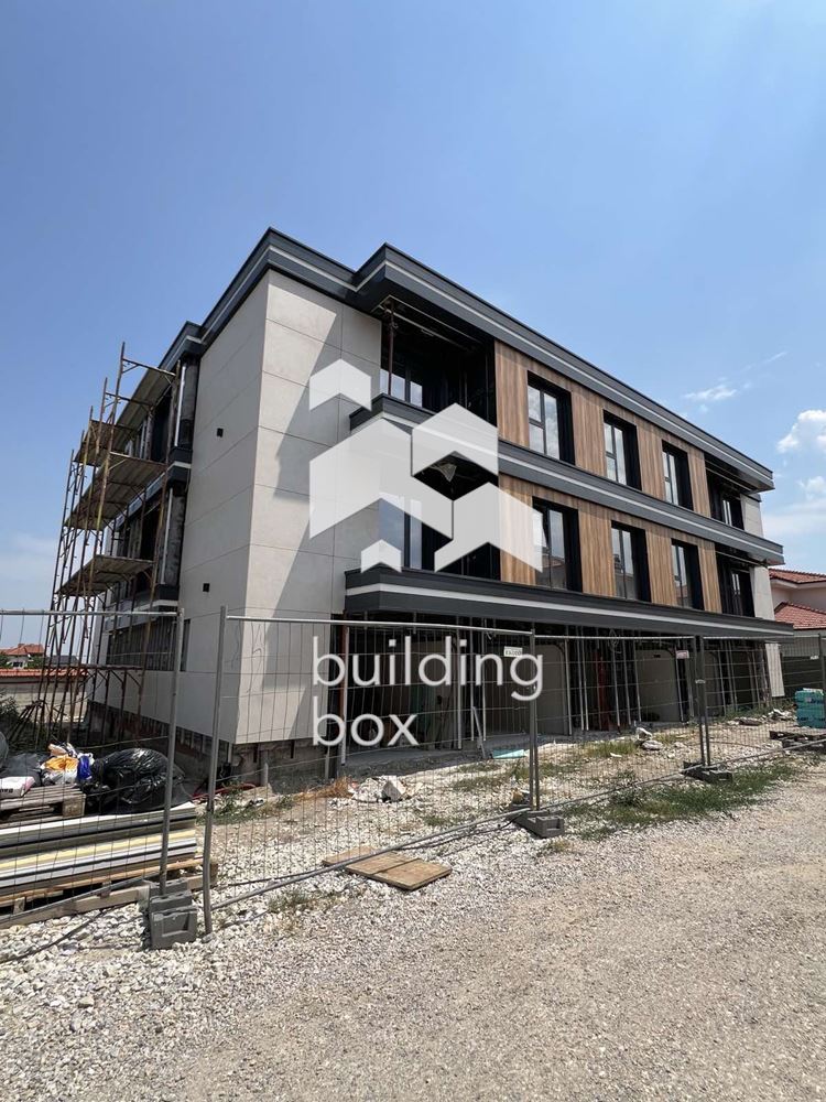 Тристаен апартамент в малка бутикова сграда - с. Белащица - 0