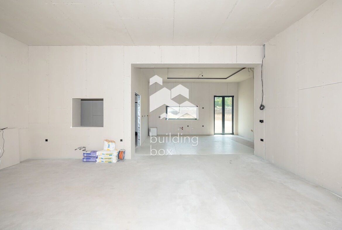 Къща на 12 км от гр. Пловдив - 0