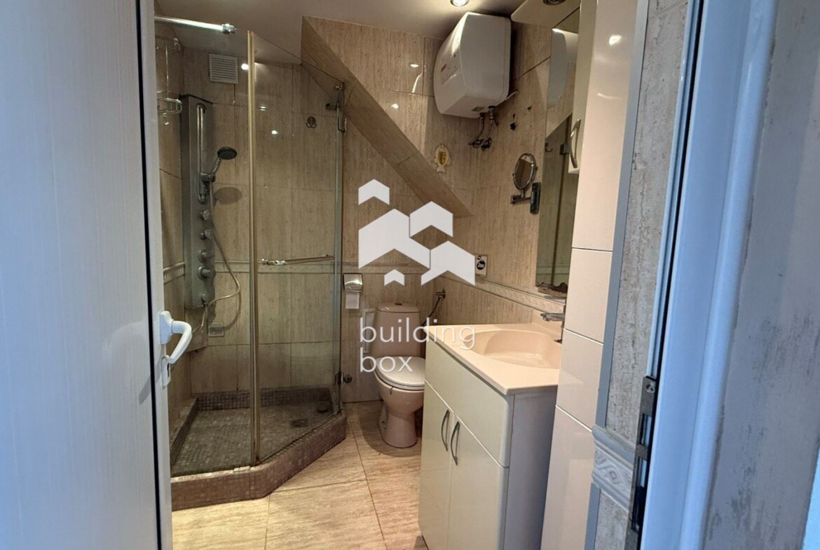 Тристаен обзаведен апартамент - кв. Мараша - 0