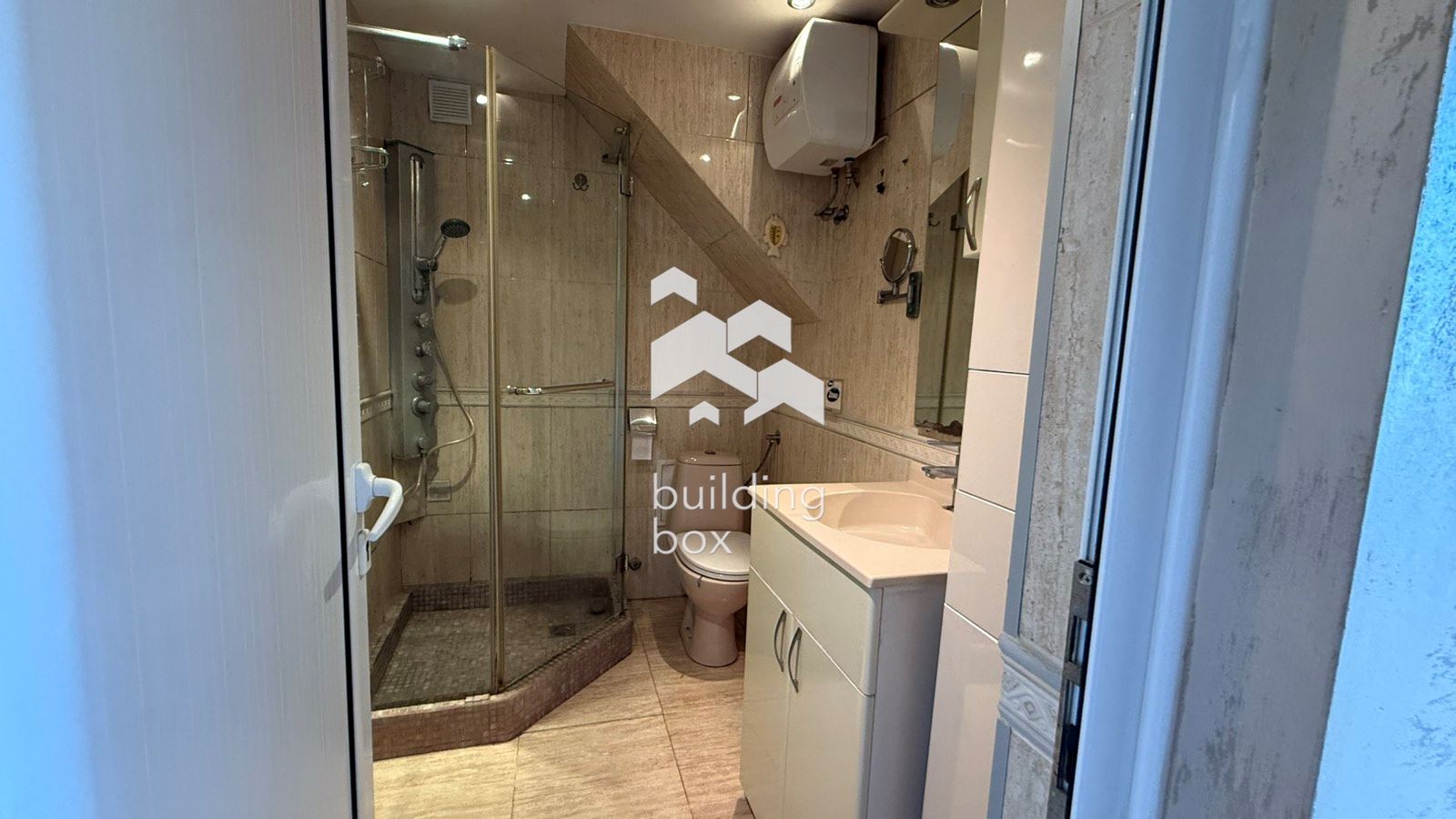 Тристаен обзаведен апартамент - кв. Мараша - 0