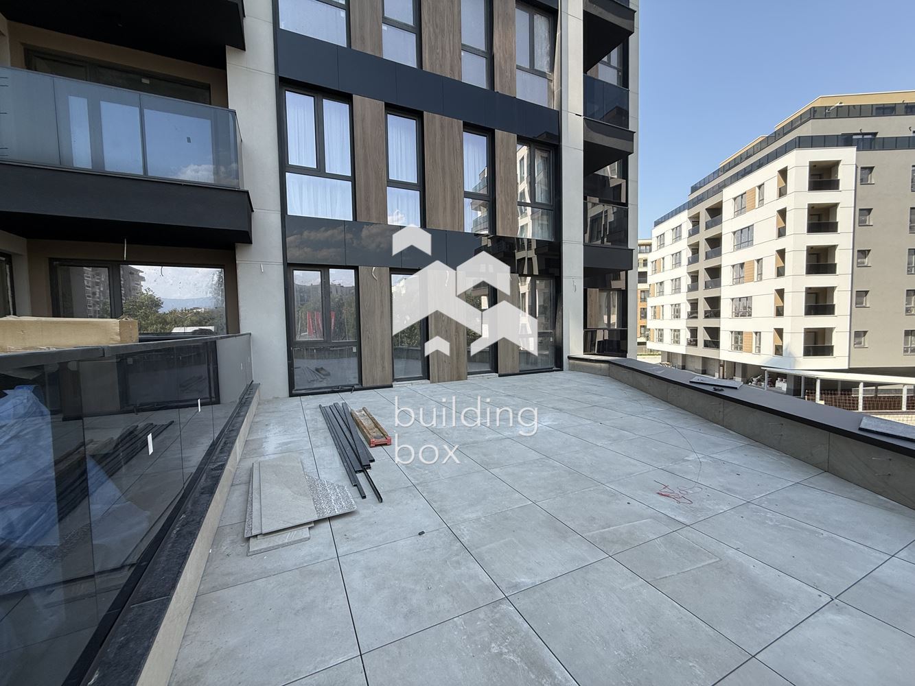 Тристаен апартамент с АКТ16 - бул. "Пещерско шосе" - 0