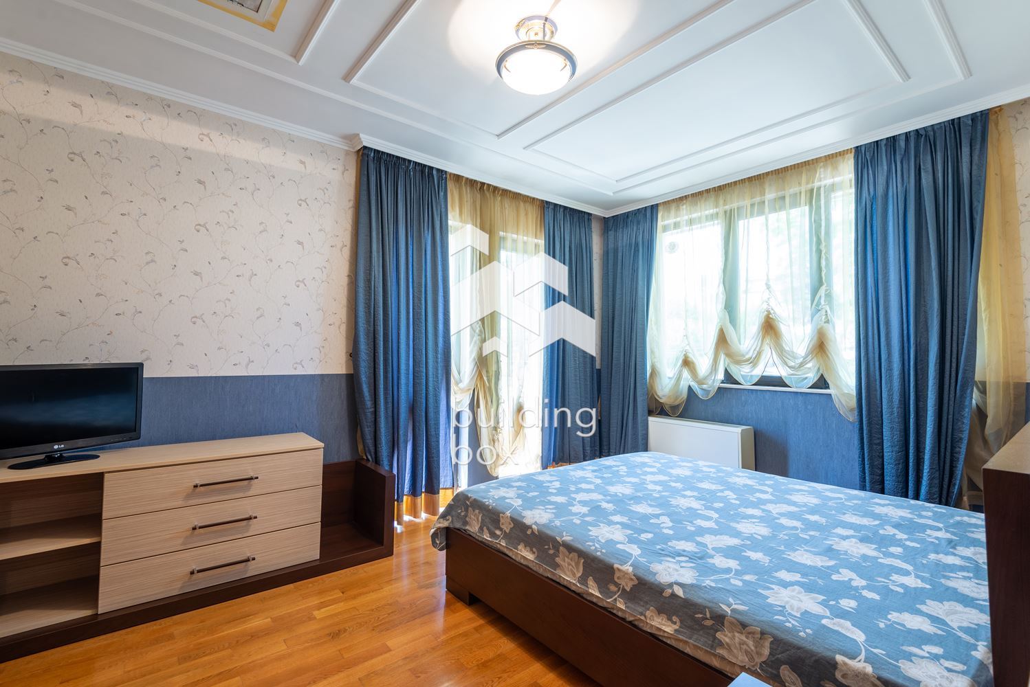 Къща на метри от Резиденция Евксиноград в гр.Варна - 0