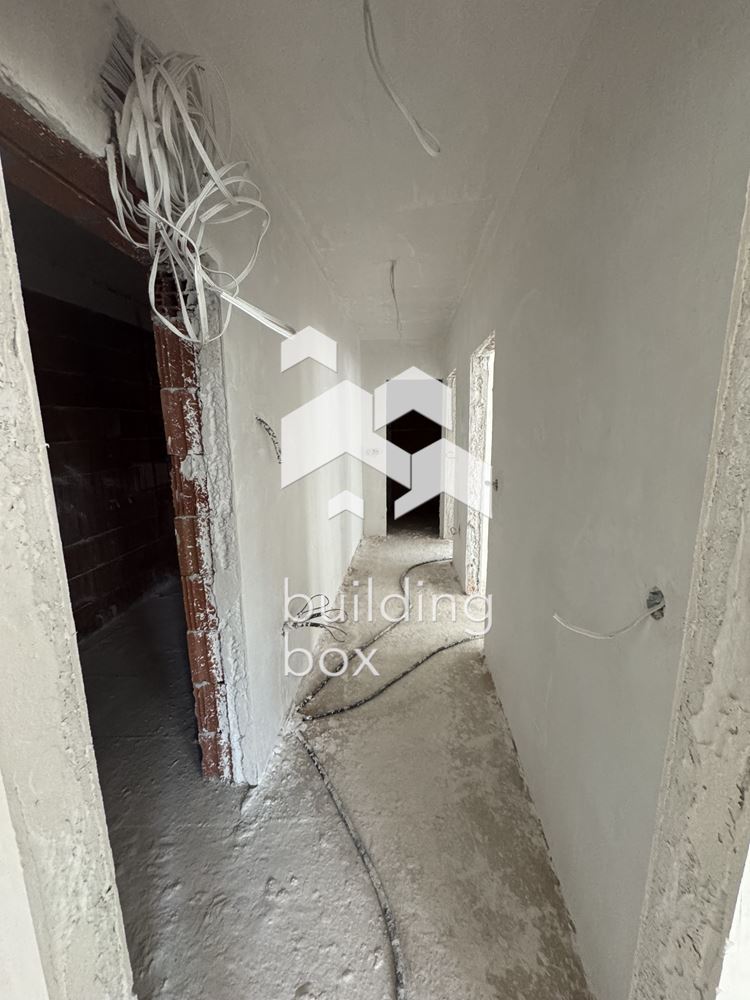 Продава тристаен апартамент в Малинова долина - 0