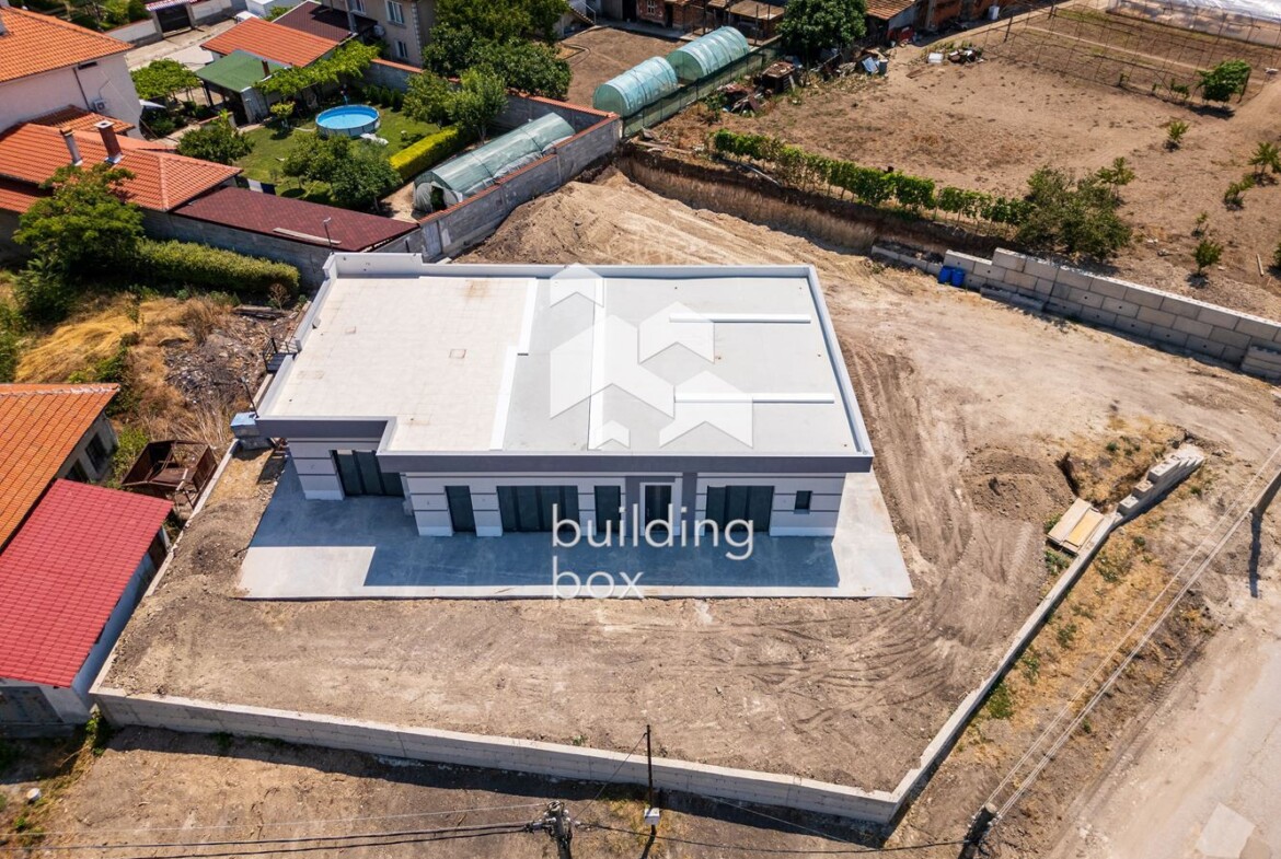 Къща на 12 км от гр. Пловдив - 0