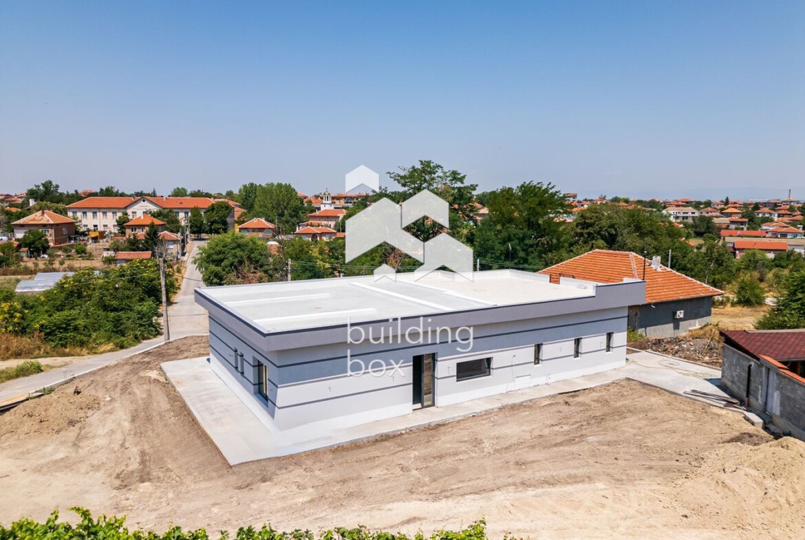 Къща на 12 км от гр. Пловдив - 0