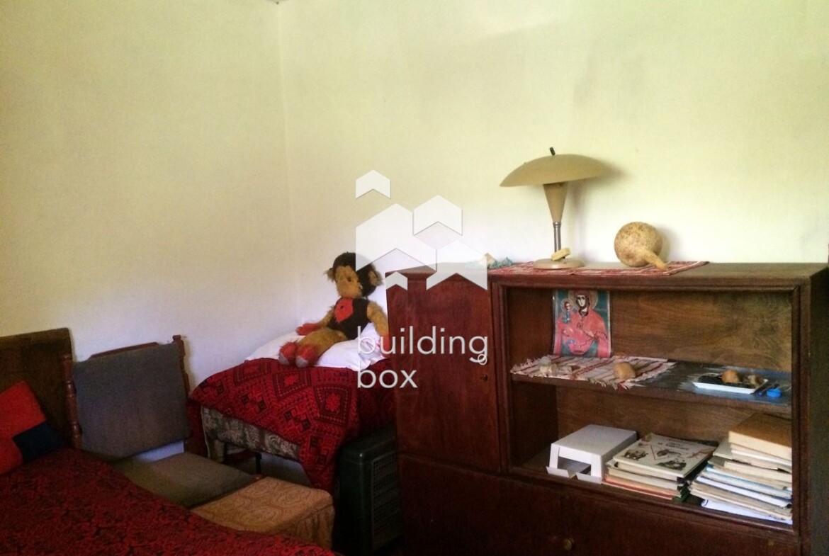 Къща във вилната зона на с. Макоцево - 0