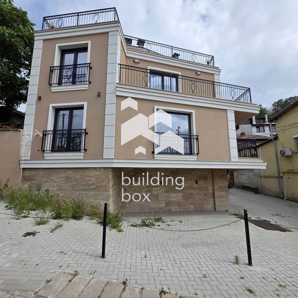 Тристаен апартамент - Център - 0