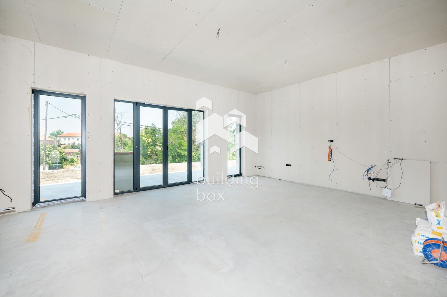 Къща на 12 км от гр. Пловдив - 0