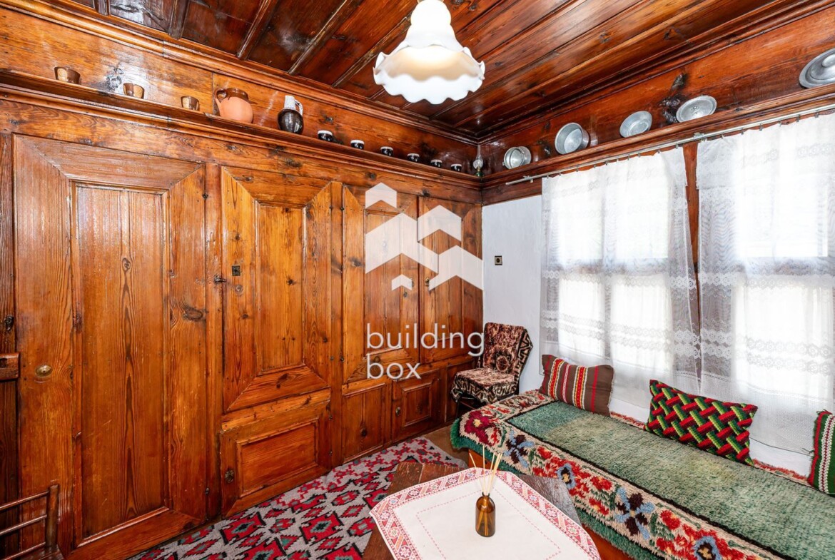 Двуетажна къща - гр. Калофер - 0