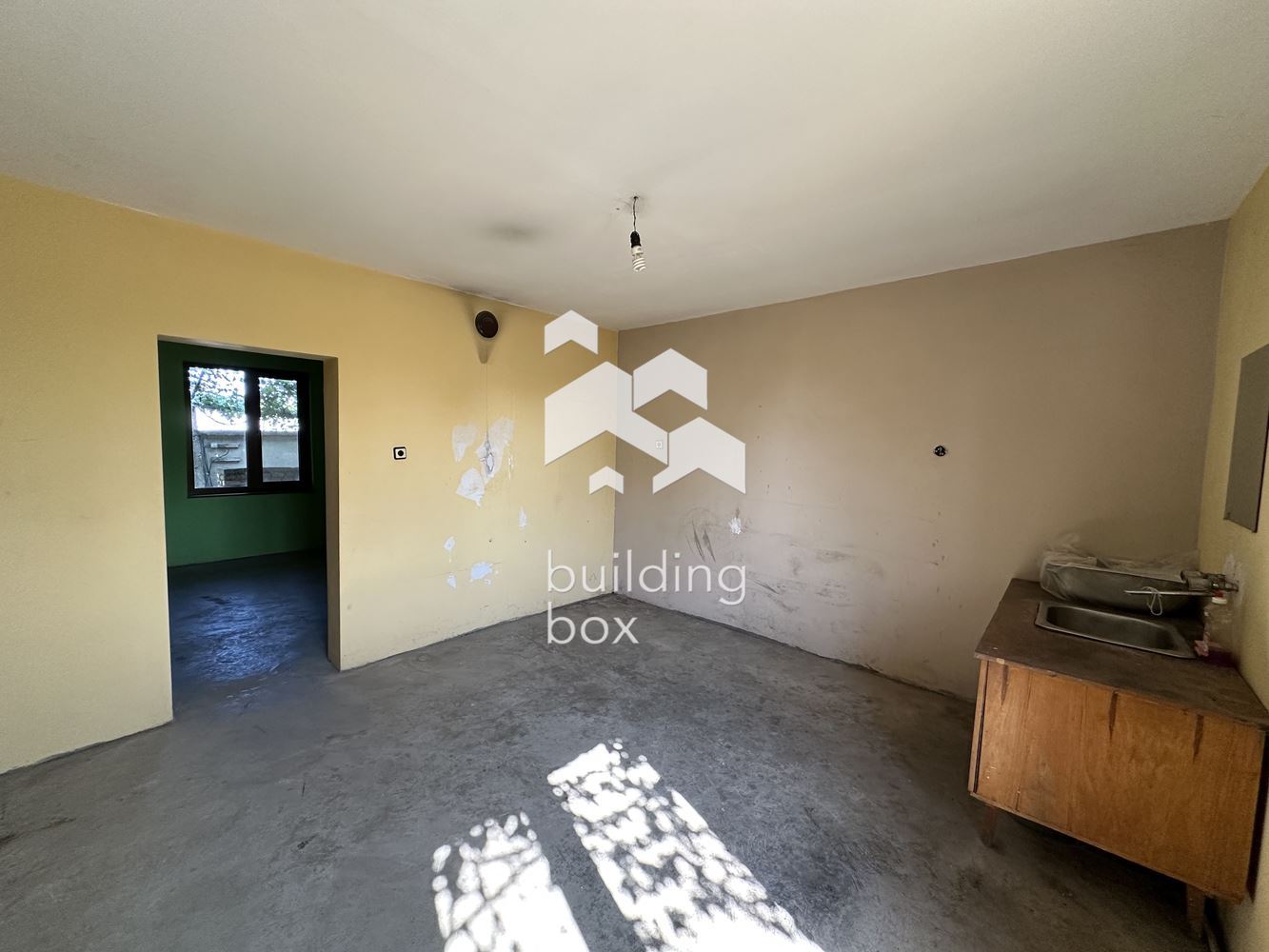 Масивна къща с гараж - с. Маноле - 0