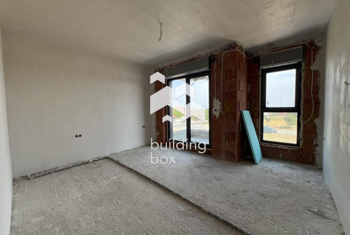 Тристаен апартамент в малка бутикова сграда - с. Белащица - 0