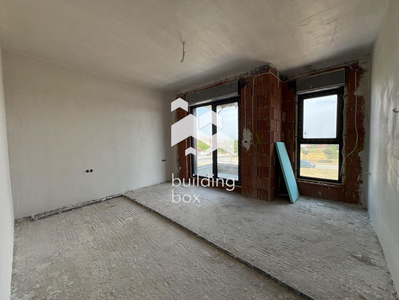 Тристаен апартамент в малка бутикова сграда - с. Белащица - 0