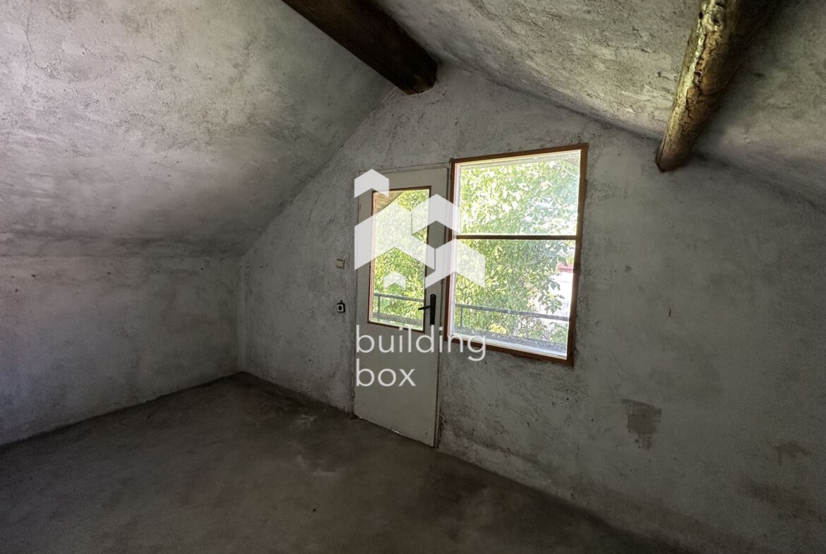 Масивна къща с гараж - с. Маноле - 0