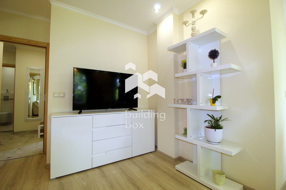 3-стаен - Варна, Червен площад - 0