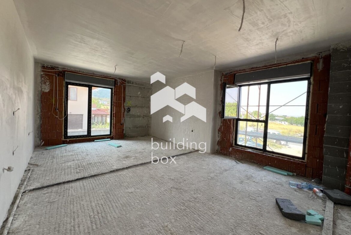 Тристаен апартамент - с. Белащица - 0