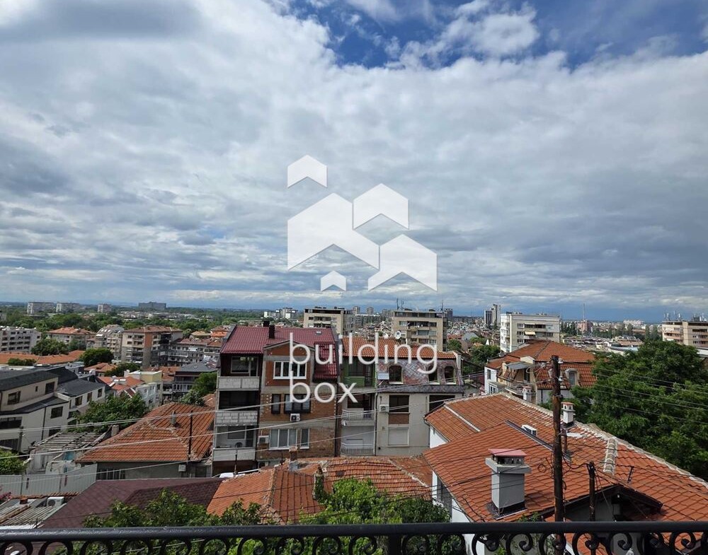 Тристаен апартамент - Център - 0