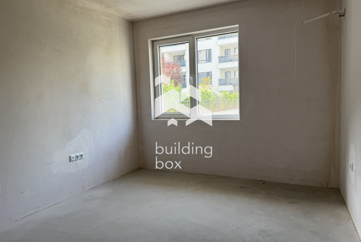 Страхотен тристаен апартамент на 5 минути от Катедралният храм - 0