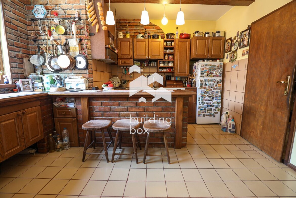 Етаж от къща в гр. Ботевград - 0