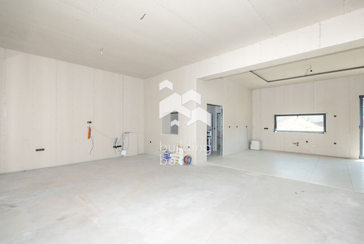 Къща на 12 км от гр. Пловдив - 0