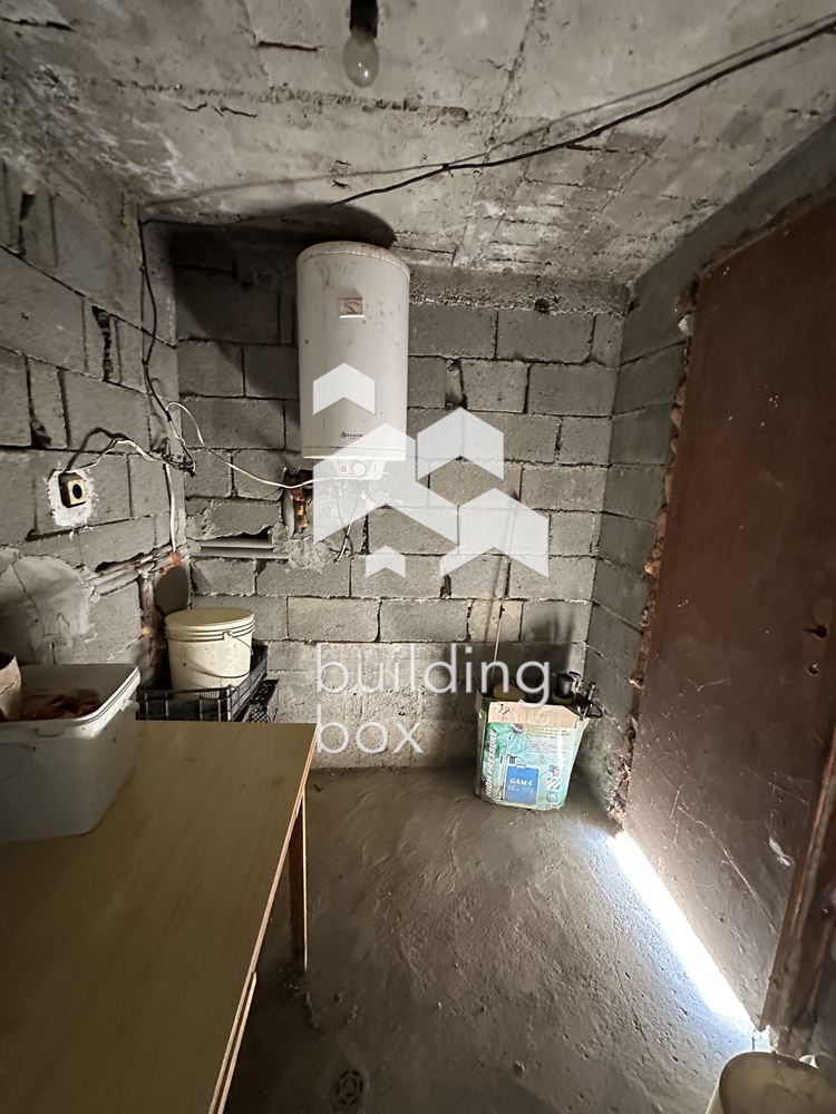 Масивна къща с гараж - с. Маноле - 0