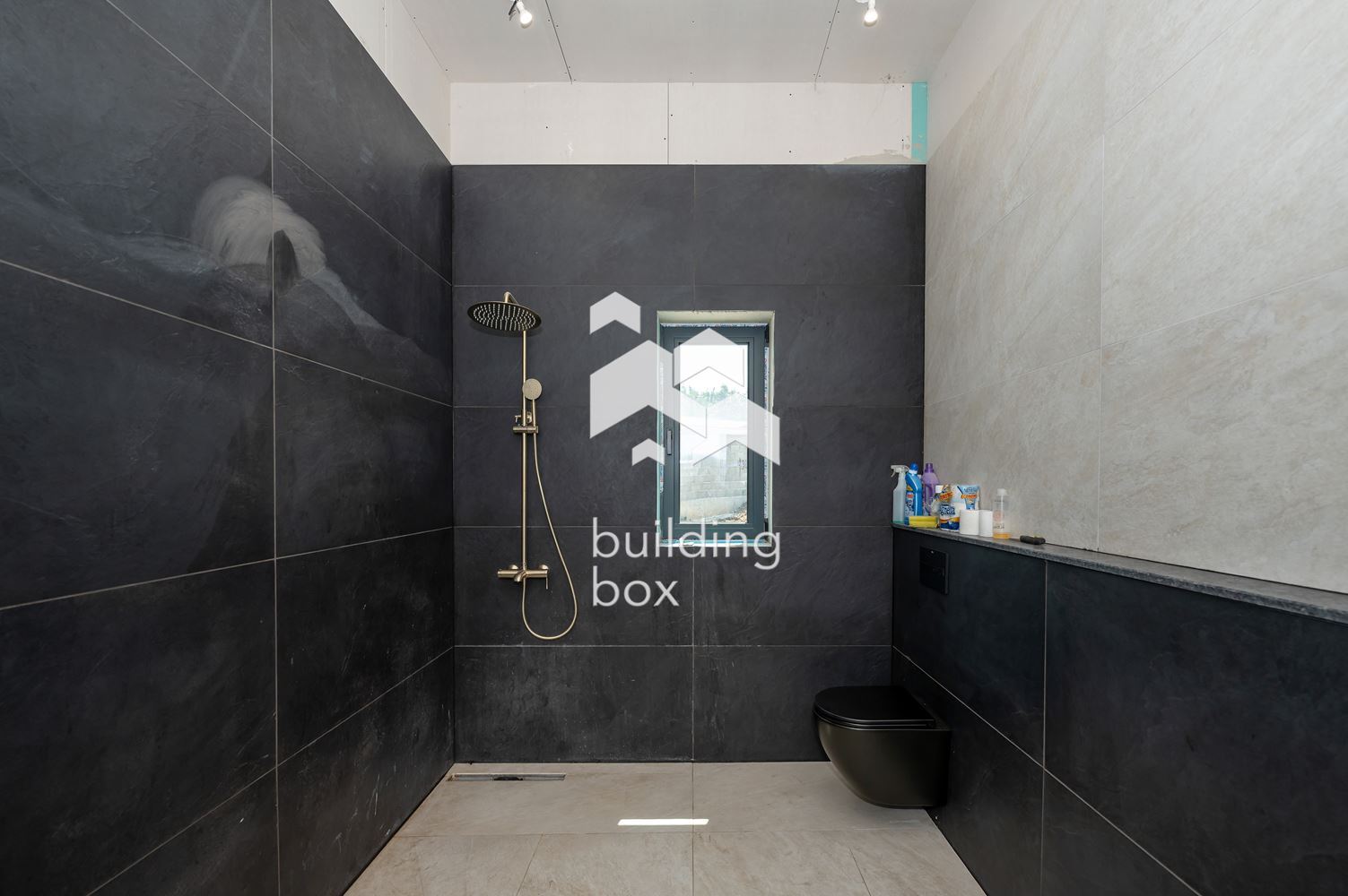 Къща на 12 км от гр. Пловдив - 0