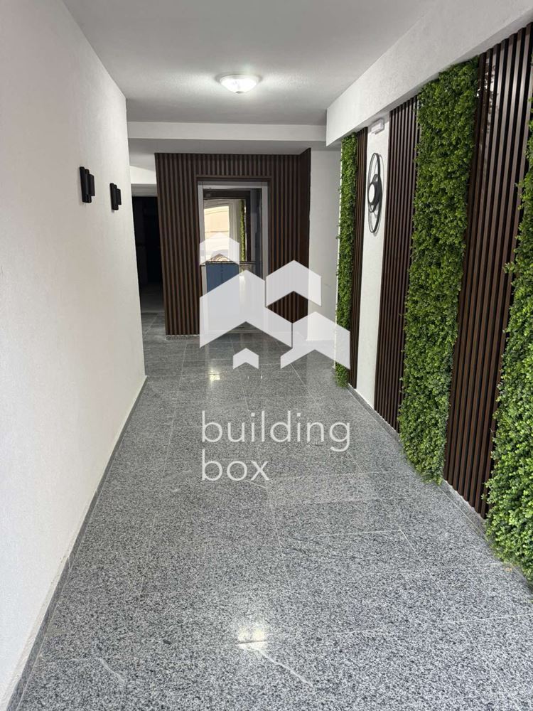 Страхотен тристаен апартамент на 5 минути от Катедралният храм - 0