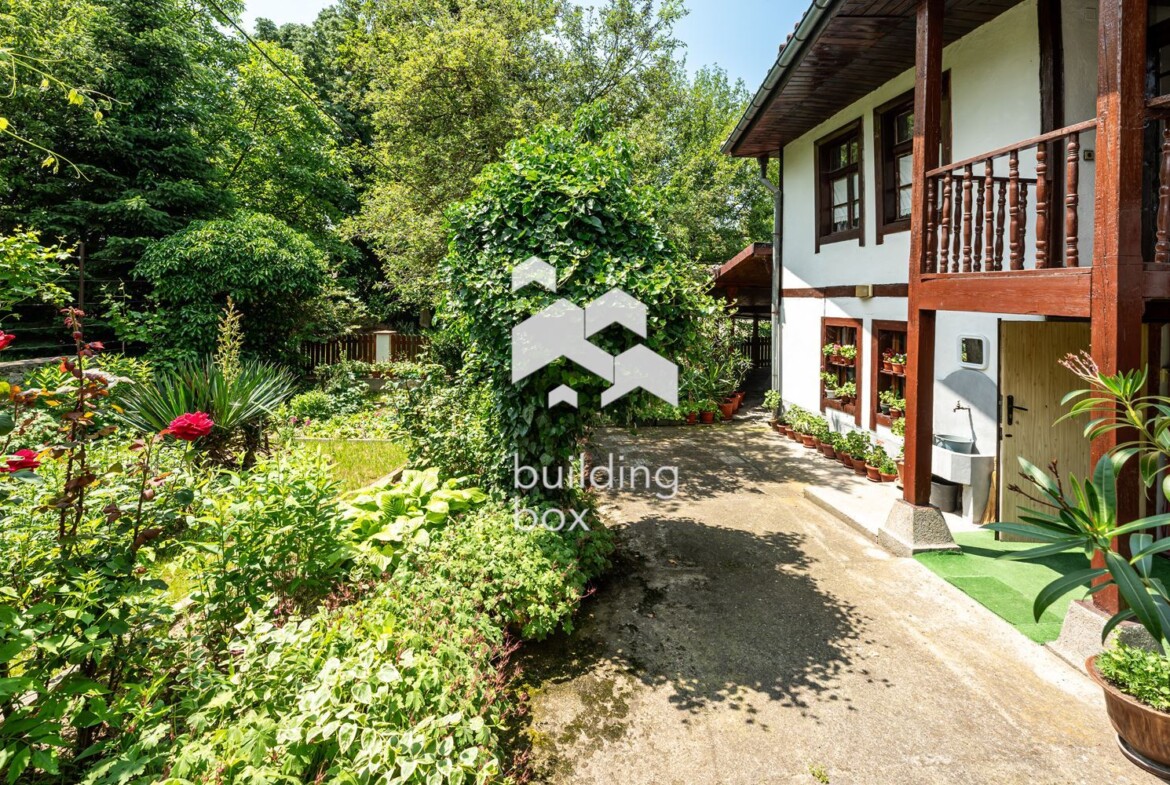 Двуетажна къща - гр. Калофер - 0