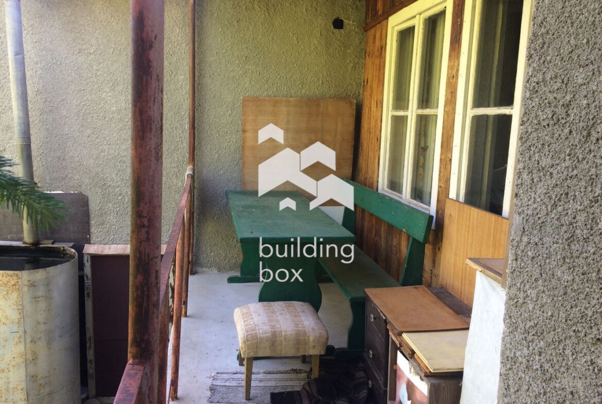 Къща във вилната зона на с. Макоцево - 0