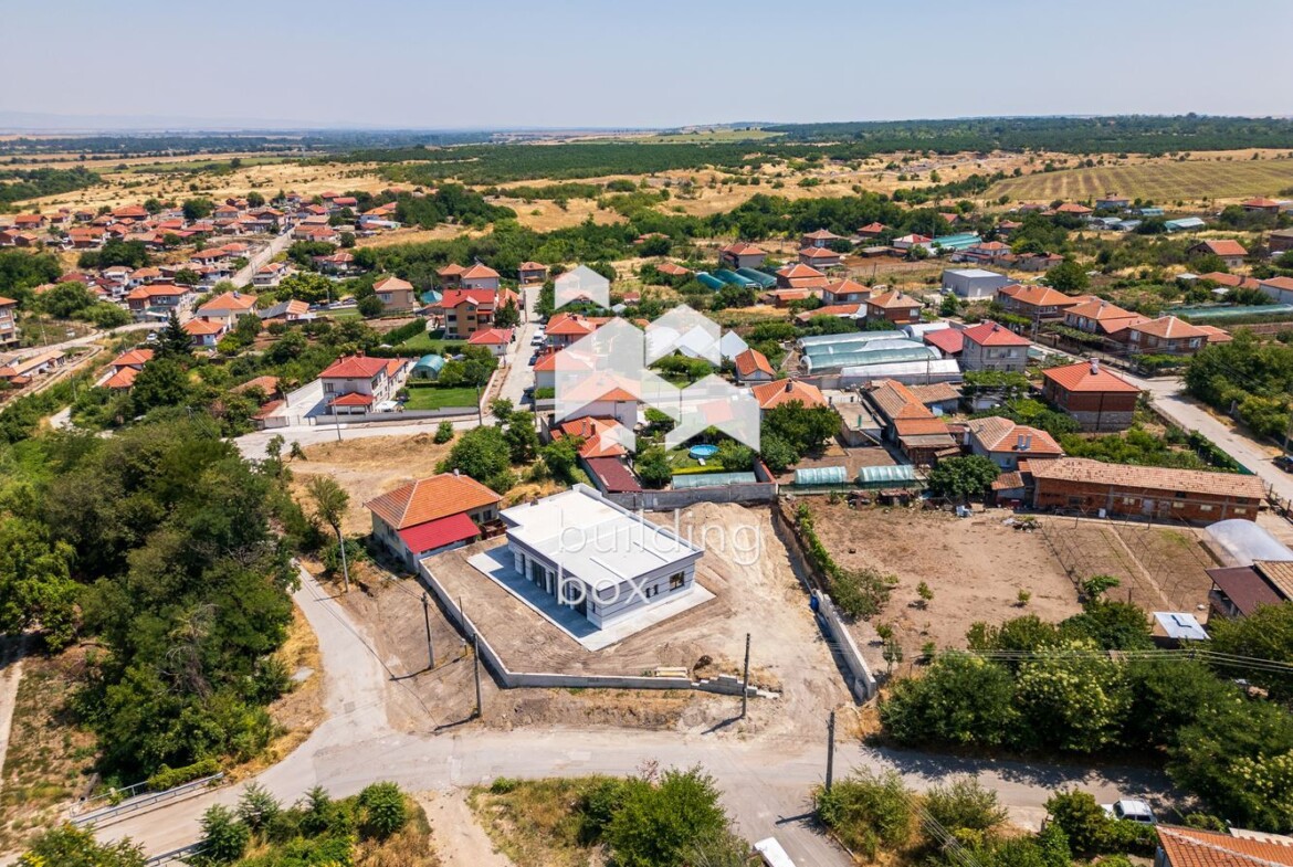 Къща на 12 км от гр. Пловдив - 0