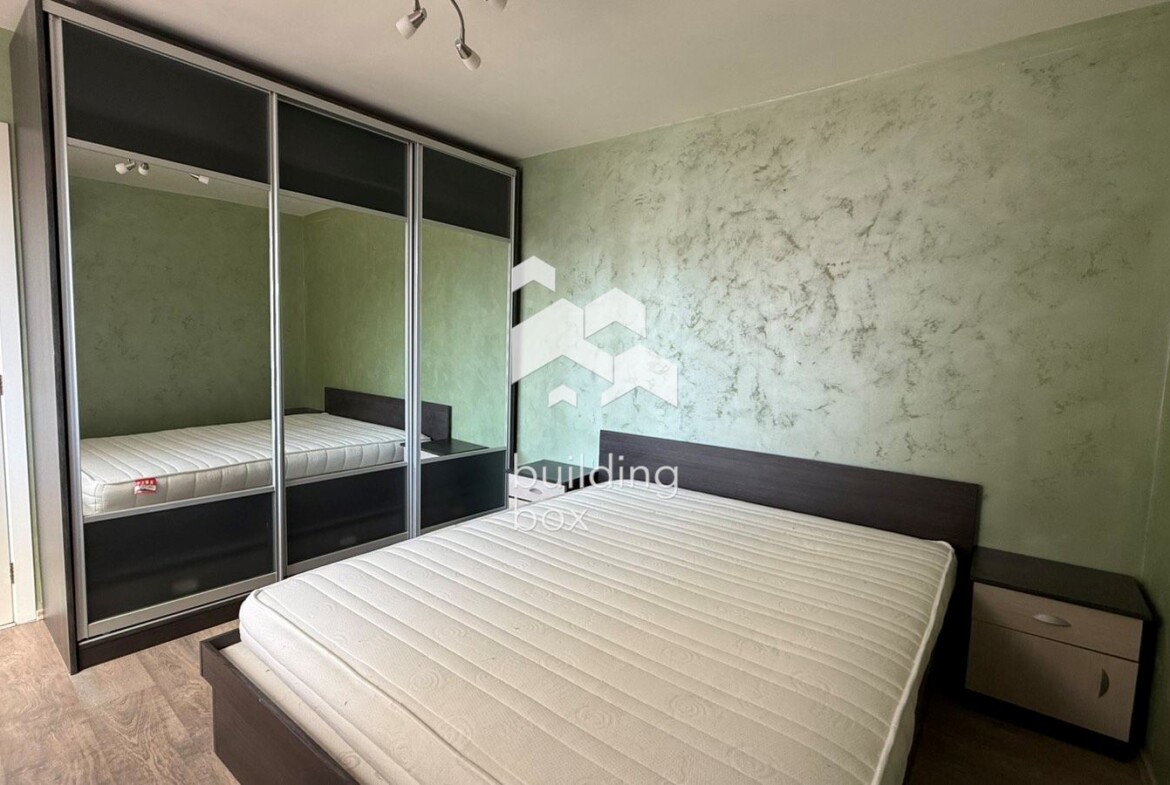 Тристаен обзаведен апартамент - кв. Мараша - 0