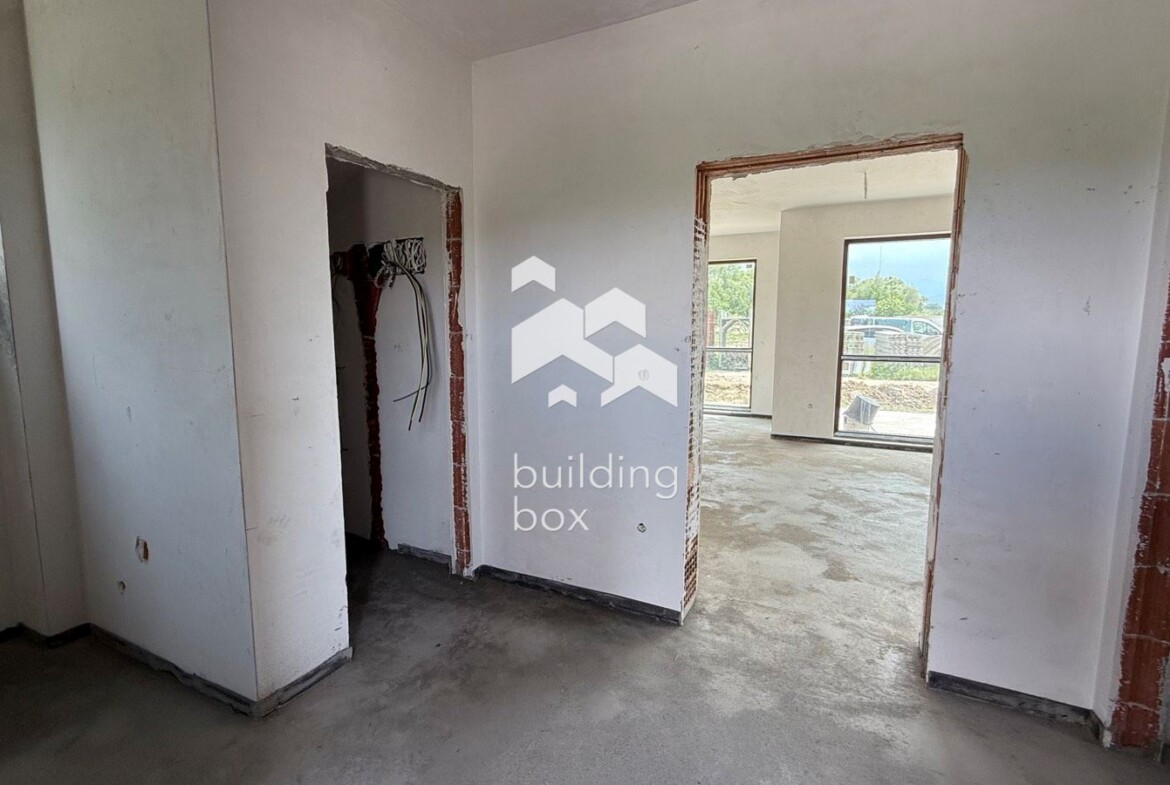 Двуетажна къща - кв. Западен - 0