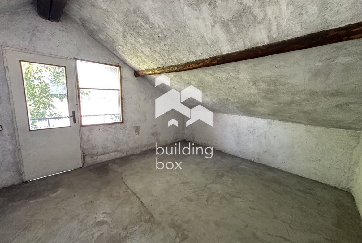 Масивна къща с гараж - с. Маноле - 0