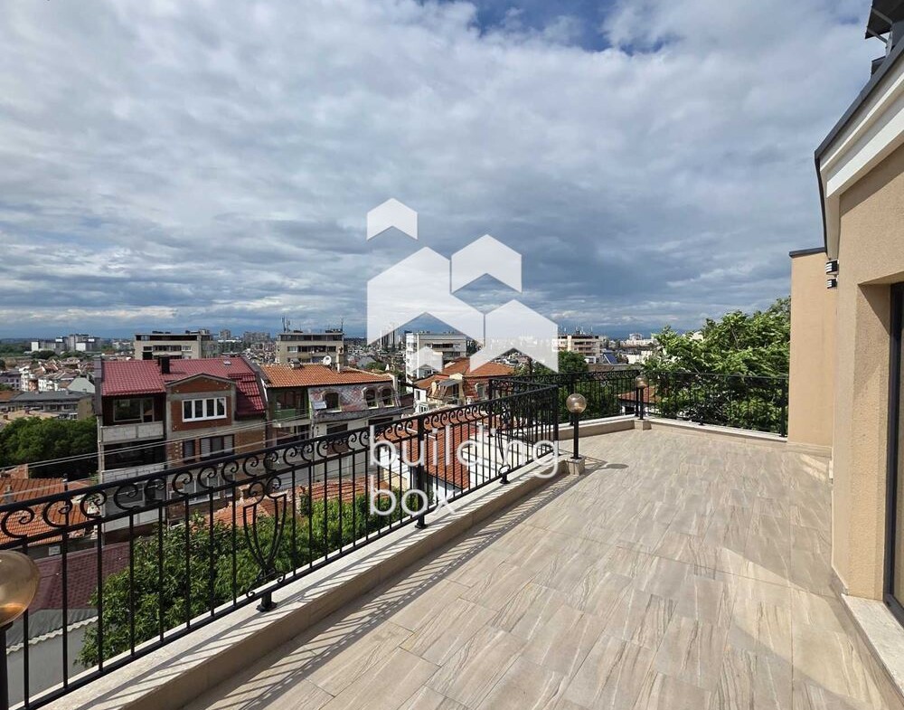 Тристаен апартамент - Център - 0