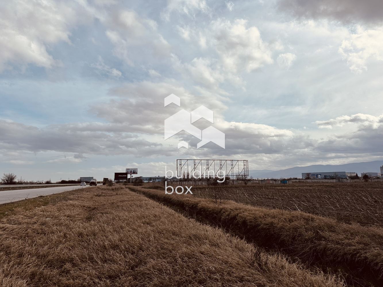 Парцел на първа линия до "Мерцедес Бенц" - 0