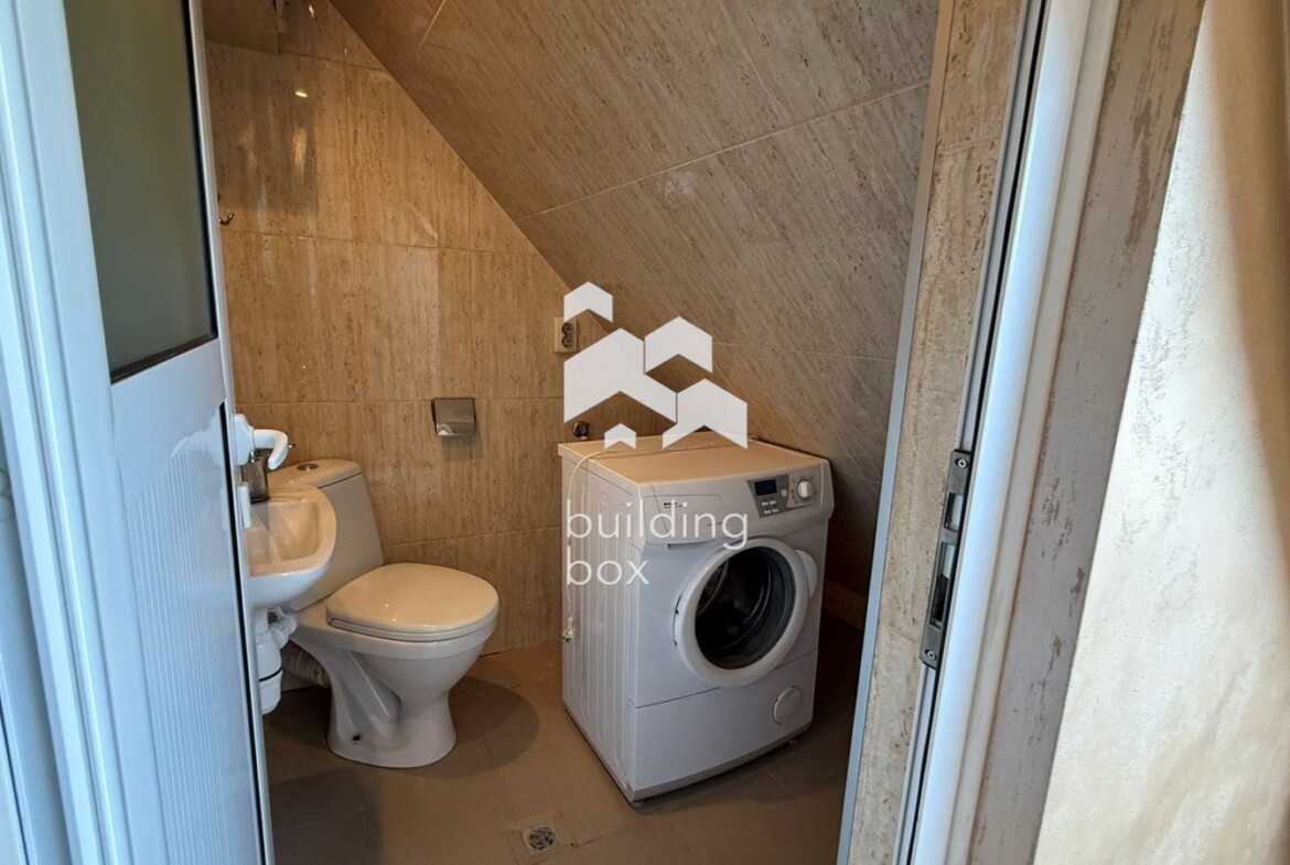 Тристаен обзаведен апартамент - кв. Мараша - 0