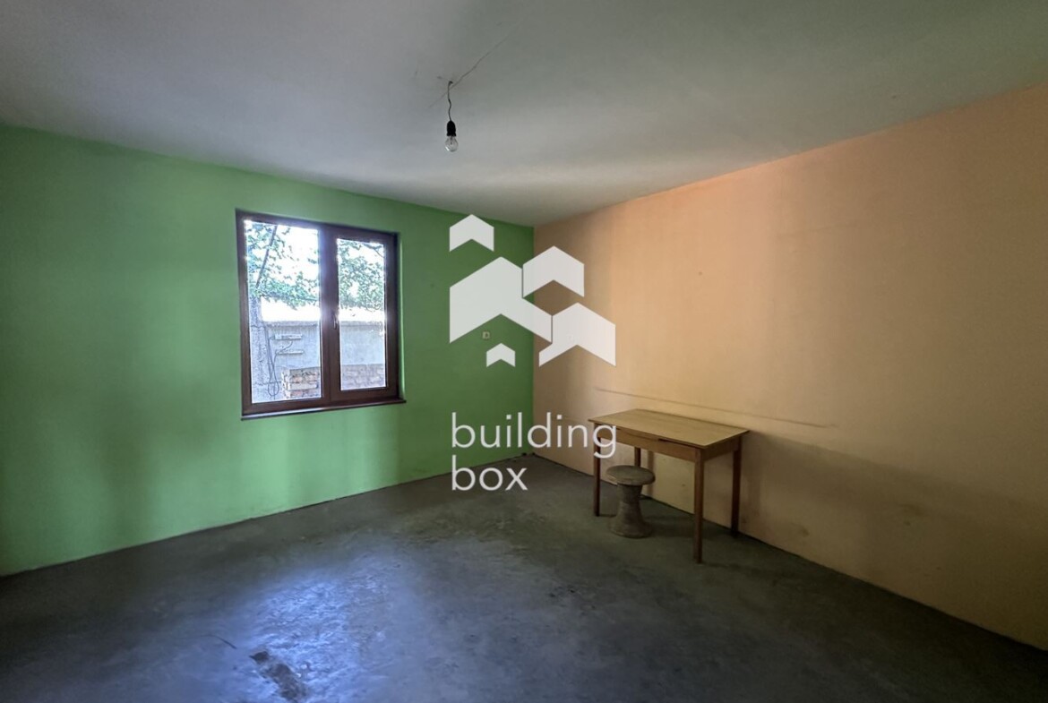 Масивна къща с гараж - с. Маноле - 0