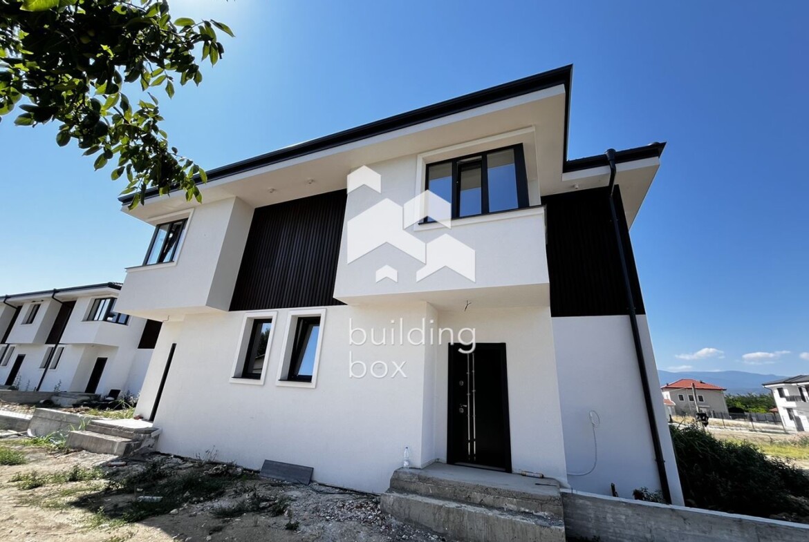 Двуетажна къща - гр. Пловдив - 0